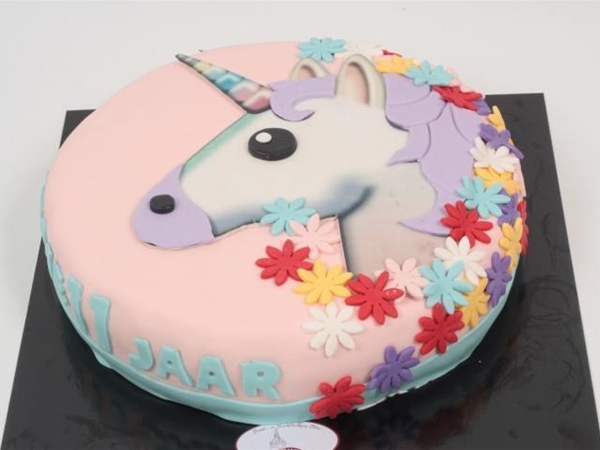 Unicorn emoji taart